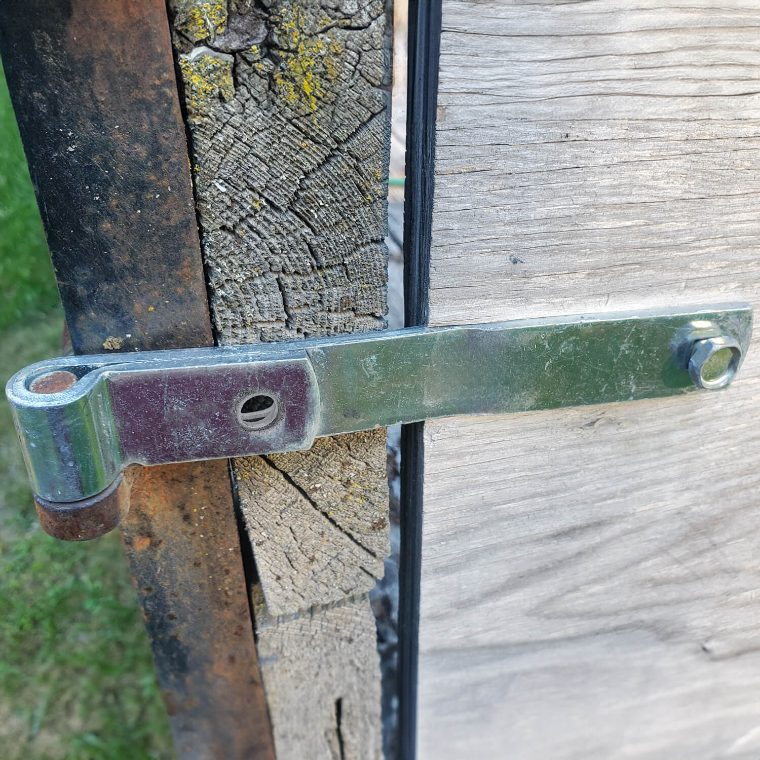 Heavy Duty Wood Gate Strap Hinges - Galvanized Steel with 5/8" Inch Mounting Pin for Lag Screw or J-Bolt Post Hinge - Image 6
