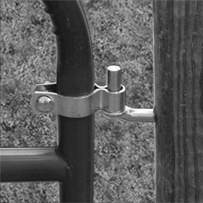 Heavy-Duty Lag Screw Gate Hinge for Wood Fence Posts and Gates – Galvanized Steel - Image 4